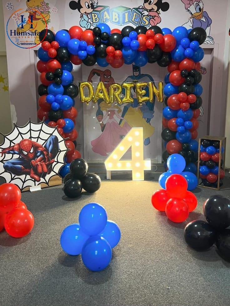 Darien's 4th Multi-Hero Balloon Frame